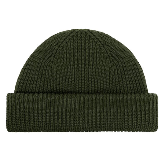 Short fit fisherman beanie cotton. Army green color flat beanie with white background.