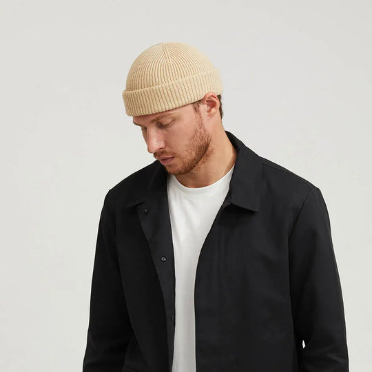 BEIGE SHORT BEANIE