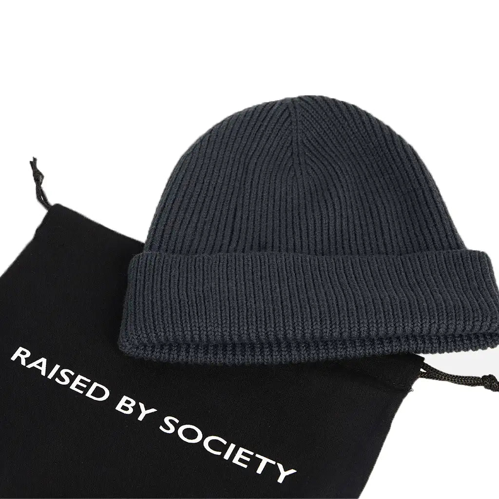 CHARCOAL SHORT BEANIE