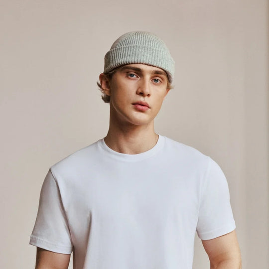 LIGHT GREY SHORT BEANIE